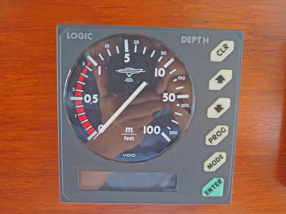  Navigation and electronics